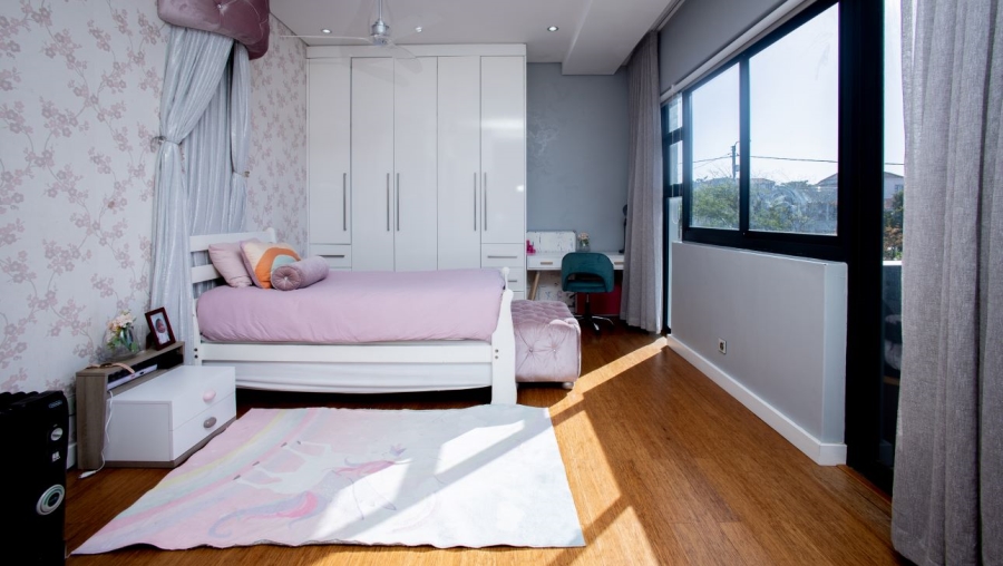 To Let 5 Bedroom Property for Rent in Nahoon Beach Eastern Cape